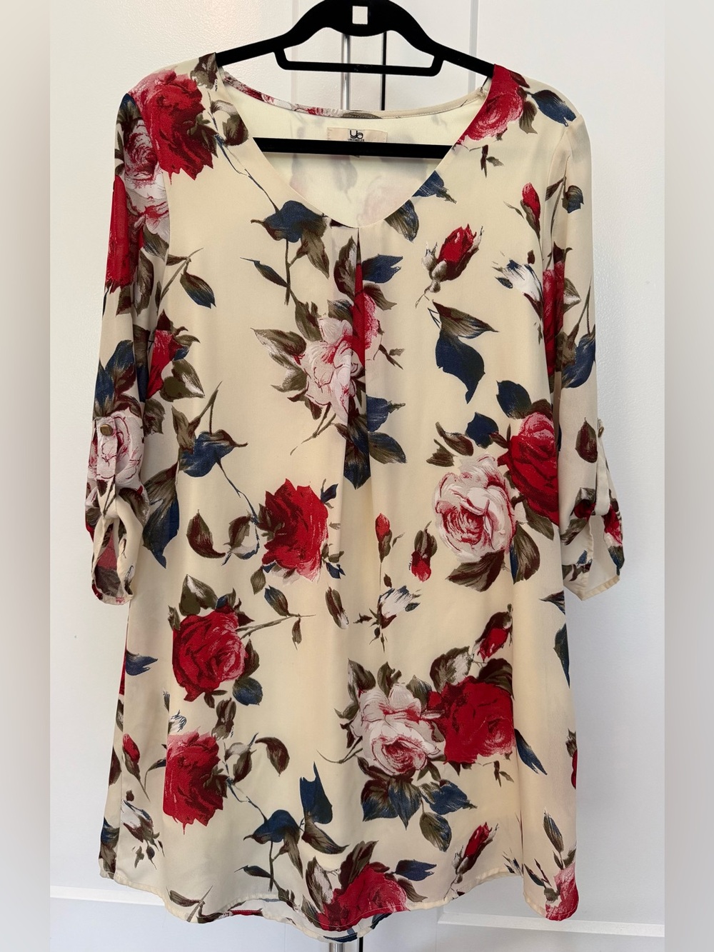 Ya Los Angeles Cream Floral V-Neck Tunic with Red Rose Print